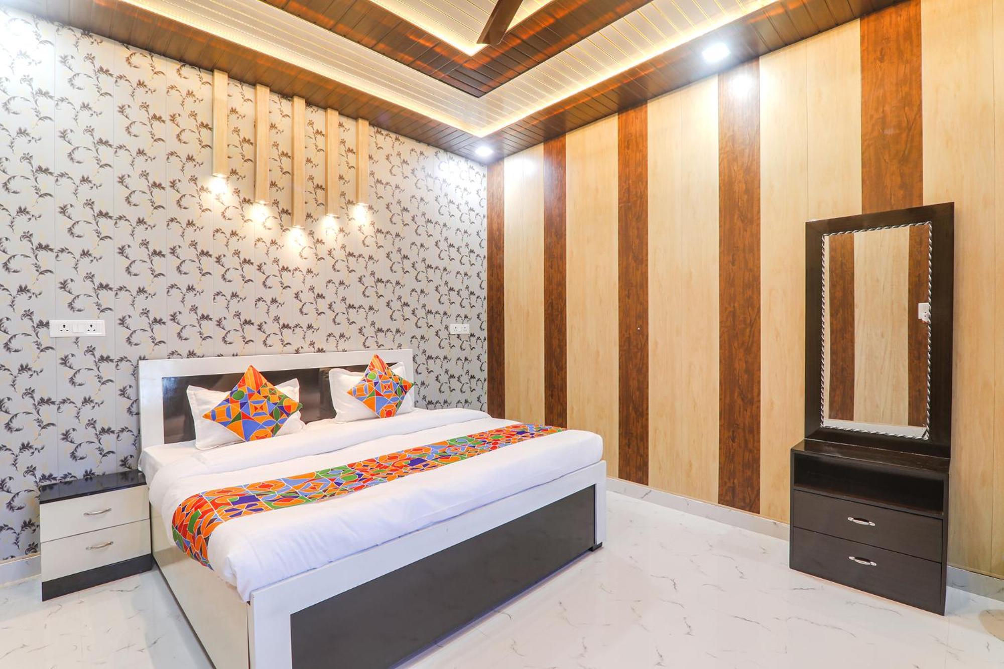 Fabhotel Uma Yugul Ayodhya Exterior foto